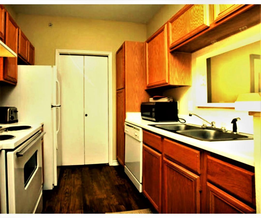 יוסטון The Reside Fully Furnished Condos - Medical Stays Welcome מראה חיצוני תמונה